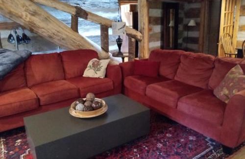Wolf Laurel Casa | Rustic Charm