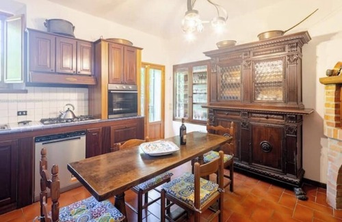 Le Cure Villa | Rustic Charming Villa w/Pool/AC/Wifi- Minutes to Florence Center- Views Galore!