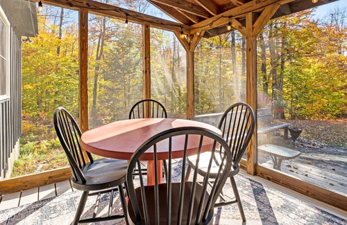 Newfane Cabina | Rustic-chic, dog-friendly cabin with fast WiFi, wood stoves, & great hiking