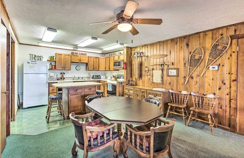Glen Arbor Apartamento | Rustic-Chic Lake Glen Studio: 4 Mi to Beach!