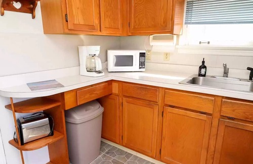 Broadkill Beach Cabaña | Rustic Cottage at Broadkill Beach
