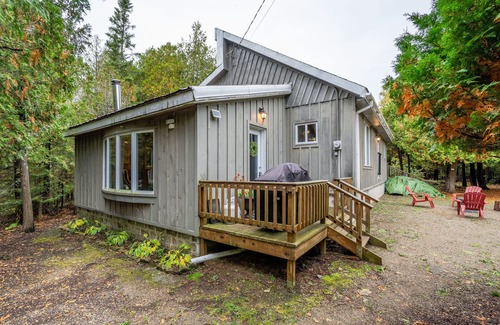 Miller Lake Cabina | Rustic cottage with water access