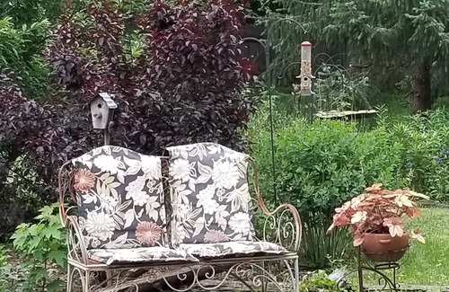 Machesney Park Casa | Rustic country charm - secluded sanctuary close to hospitals for traveling nurse