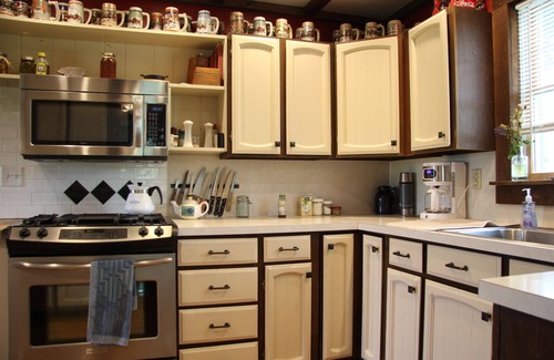 North Webster Otro | Rustic Country farmhouse on 2 acres close to several lakes.