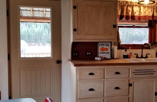 Tonasket Casa | Acogedora cabaña en las pacíficas tierras altas de Okanogan