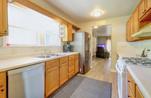 Dover Casa | Rustic Dover Private Getaway Near Lake!