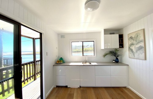 Arrawarra Headland Cabina | Rustic Driftwood Beachfront Cabins