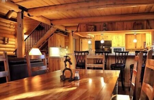 Idyllwild Casa | Eagles Nest - Stunning Log Cabin with Guest House