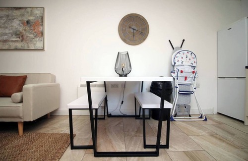 Pontcanna Apartamento | Rustic Elegant Retreat Opposite Stadium