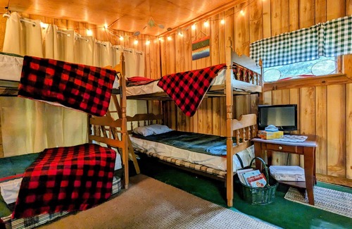 Forestport Cabina | 🌲 Rustic Family Camp, 25 Min from Old Forge!🌲