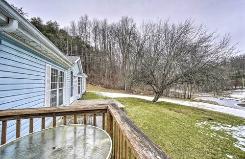 Sugar Grove Cabaña | Rustic Family Home + Acreage ~ 20 Mi Hocking Hills