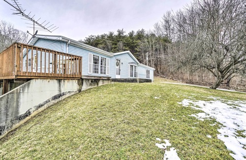 Sugar Grove Cabaña | Rustic Family Home + Acreage ~ 20 Mi Hocking Hills