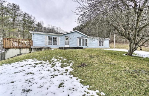 Sugar Grove Casa | Rustic Family Home and Acreage about 20 Mi Hocking Hills