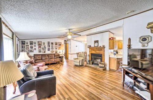 Sugar Grove Casa | Rustic Family Home and Acreage about 20 Mi Hocking Hills