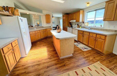 Victor Casa | Rustic Family Home in Victor w/Sauna