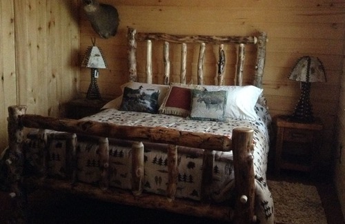 Rutheron Cabina | Familia Rustic Retreat Logia