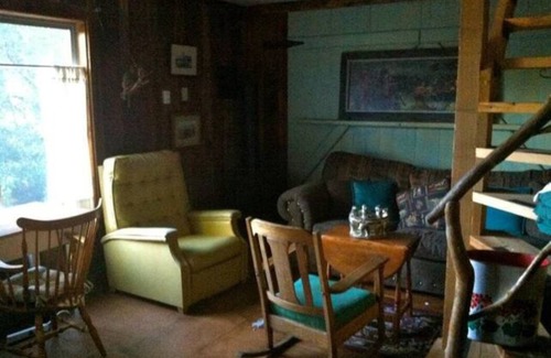 Tahoe Meadows Cabina | Rustic Family Cabin / Private Beach—Monthly Rental