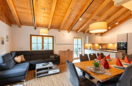 Tobadill Apartamento | Granja Rústica en Tirol con Vistas