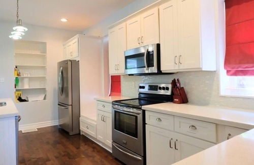 Erin Otro | Rustic Farmhouse Oasis Near Downtown Guelph, Surrounded by Nature