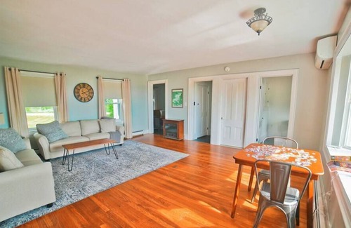 Parsonsfield Casa | Rustic Farmhouse w/Hot Tub Close to Beach, Golf