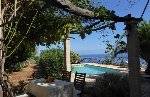 Banyalbufar Cabaña | Finca rústica tranquila con piscina y vistas panorámicas al mar y montañas.