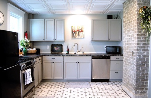 Van Wert Otro | Rustic Five Oaks Farmhouse