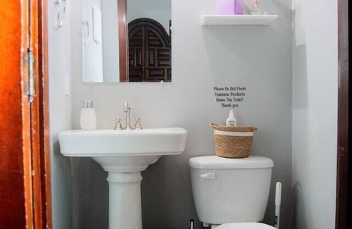 Van Wert Otro | Rustic Five Oaks Farmhouse