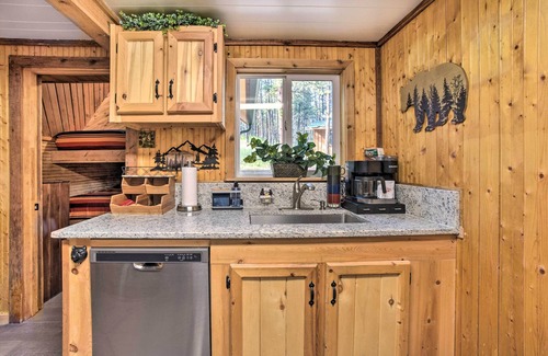 Florissant Cabina | Rustic Florissant A-Frame w/ Spacious Deck!