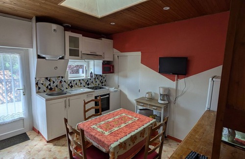 Saint-Julien-des-Landes Cabaña | Casa rural con sala de juegos y animales en el campo