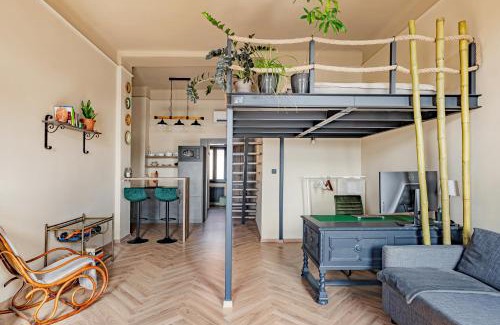 Ferencvaros Apartamento | Rustic Gallery Apartment with Panoramic View and AC