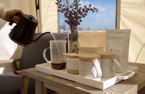 Manhattan Cabina | Rustic Glamping w/ Michelin Restaurant & NYC Views