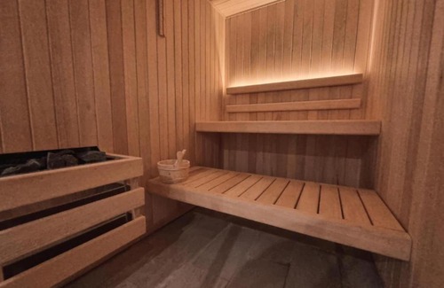 Cioplea Apartamento | RUSTIC HEART - Cozy Hotel Room in Predeal