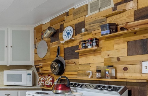 Idaho Falls Apartamento | Rustic Hideaway 1-bedroom apartment in Central Idaho Falls, with WiFi