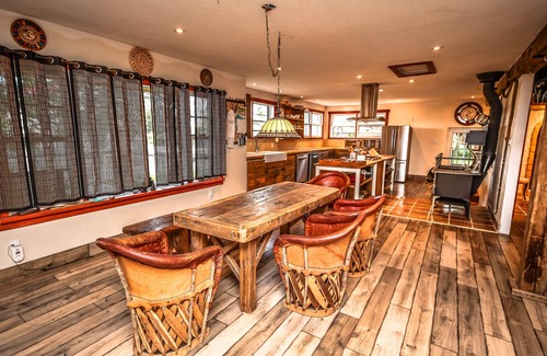 Oro Station Cabaña | Rustic Hobby Farm Retreat