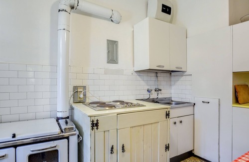 Ragoli Apartamento | Rustic Holiday Apartment "The Grandma's old House" (CIPAT number: 022138-AT-263864) with Mountain View, Wi-Fi & Balcony; Parking Available