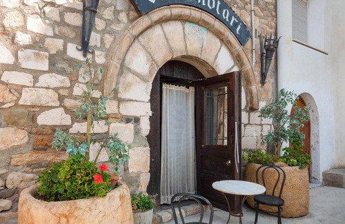 Tolva Casa | Rustic Holiday Home in Tolva near Mont Rebei Lake
