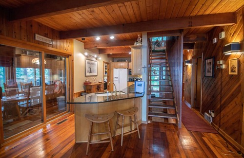 Friendship Casa | RUSTIC HOME WITH PRIVATE PIER ON LAKE ROCHE-A-CRI - PET FRIENDLY