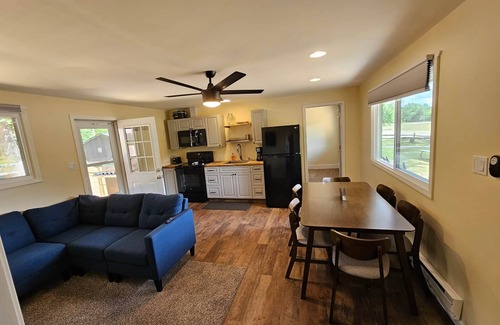 Wellston Casa | Rustic Hook Coho Suite