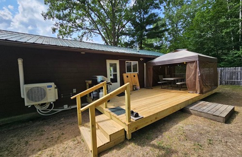 Wellston Casa | Rustic Hook Coho Suite