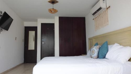 Centro - Supmza 001 Hotel | Rustic Hotel Isla Mujeres