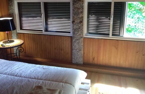 Sao Jorge de Selho Casa | Rustic House With Pool and Barbecue