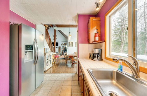Intervale Cabaña | Rustic Intervale Hideaway w/ Deck & Wooded Views!
