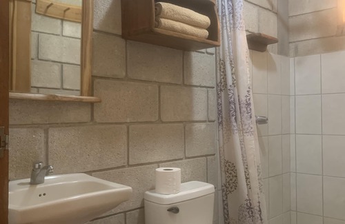 Marbella Cabina | Rustic jungle lodge in a tranquil garden setting - Room 5 Family room