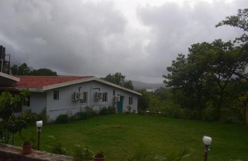 Lonavala Casa | Rustic Lakeside Private Escape With Huge Private Pool 2min From Lake