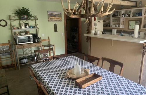 Durango Casa | Rustic Lodge in the Animas Valley. 5 minutes to Durango, 15 minutes to Purgatory