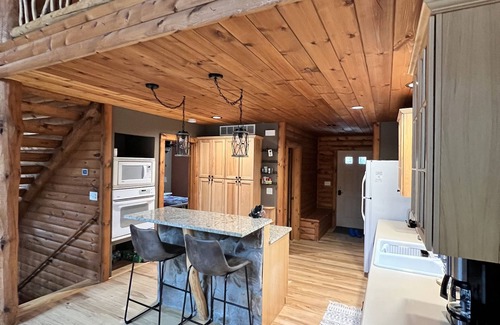 Nekoosa Cabina | Rustic; Lodge Perfect Gateway; golf and lake
