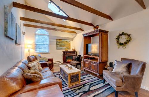 Green Mountain Falls Casa | Rustic Log Cabin with Studio about 5 Mi to Pikes Peak!
