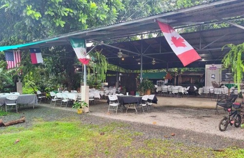 Parrita Cabina | Cabaña Rustica de madera