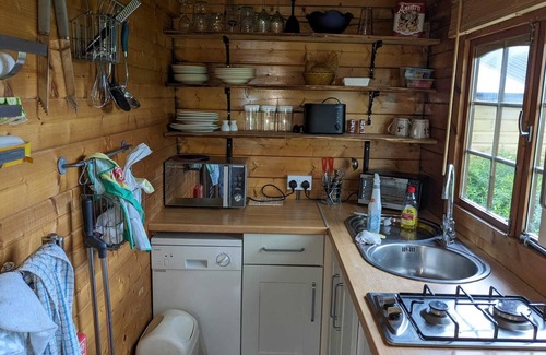 Harmer Hill Cabaña | Rustic Log Cabin - Dog Friendly - Sleeps 2 - Views
