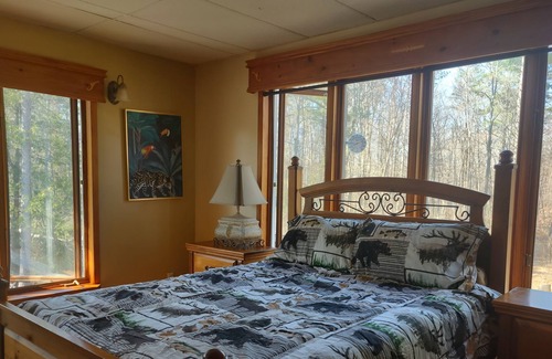 Lanark Highlands Cabina | Rustic Log cabin for nature enthusiast